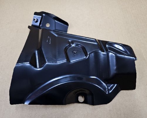 Tesla Model Y มือขวา ปีกล่าง แบรคเกต 32x32x8 สีดําเหล็ก