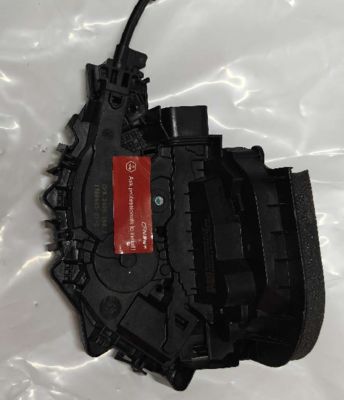 เทสล่าโมเดล 3 2023+ ล็อคประตูด้านหน้าขวา 1738945-01-D