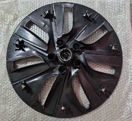19 นิ้ว 7 คลิป คาร์บอน ดํา Hub Cap สําหรับ 2023 Tesla Model Y - Precision Fit Wheel Cover
